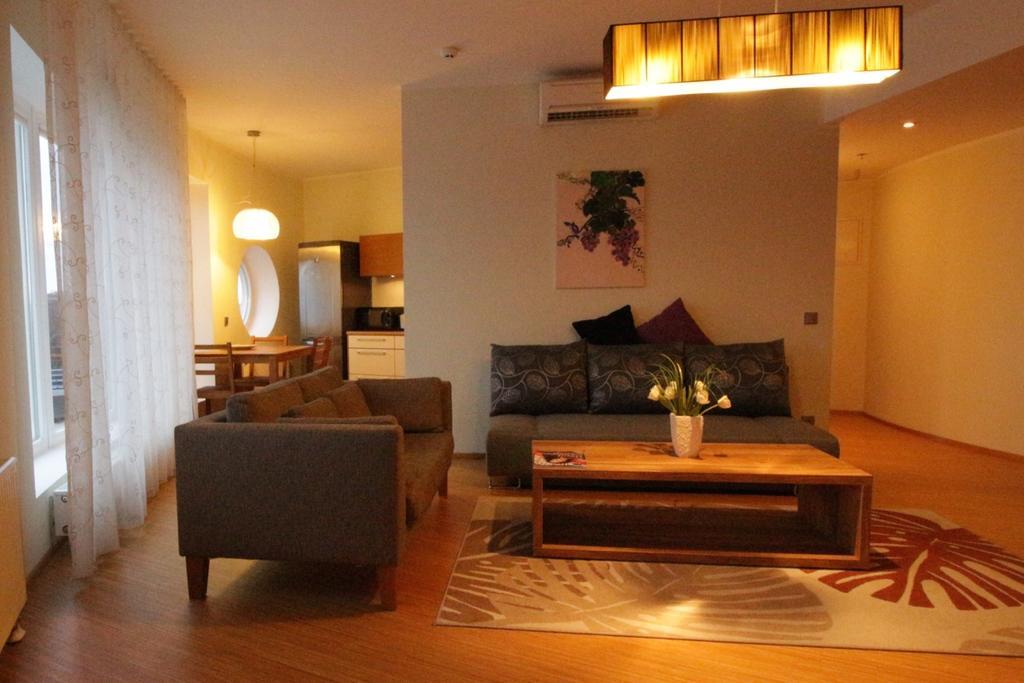 Wilde Guest Apartment Tigutorn ตาร์ตู ห้อง รูปภาพ